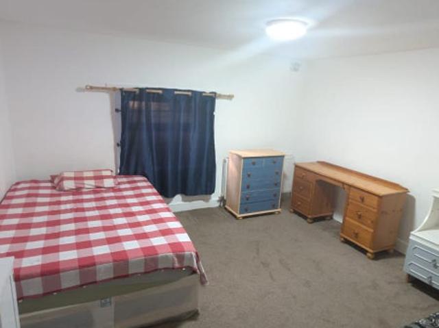 1 Bedroom Flat in Stratford 1500 from Today
