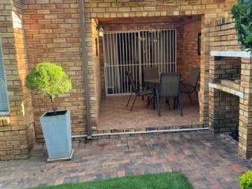 1 Bedroom Flat in Sundowner
