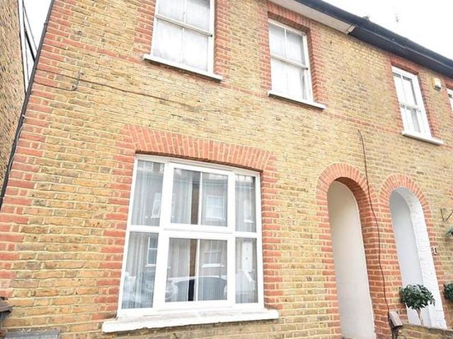 1 bedroom flat in Surbiton