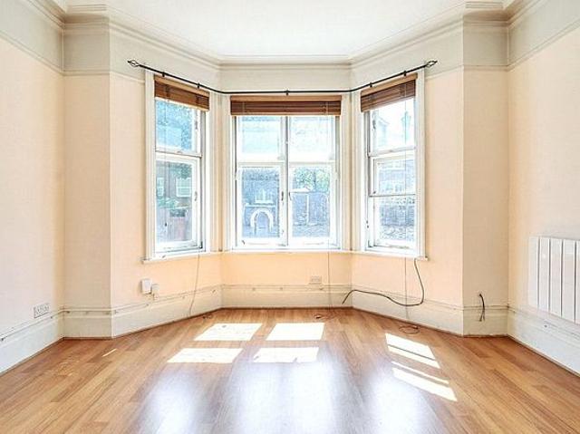 1 bedroom flat in Surbiton