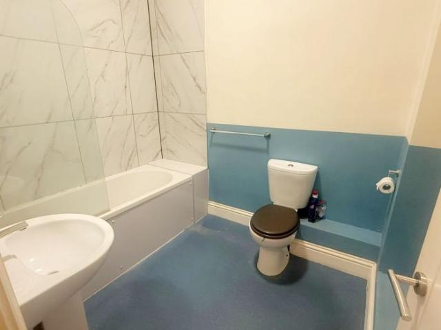 1 Bedroom Flat, Montague Place, Worthing