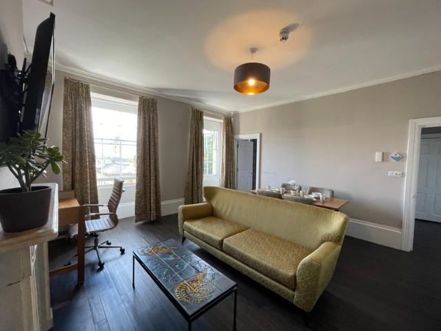 ✨ 1 Bedroom Flat on Central Charlotte Street