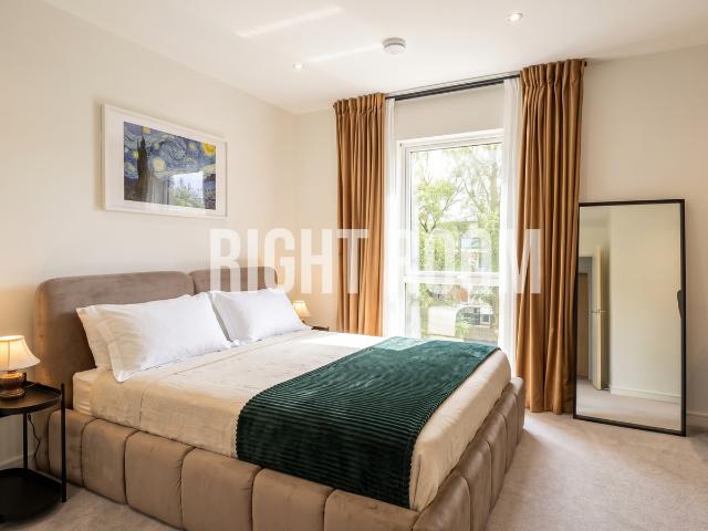 1 Bedroom Flat, Pilot House, Ovex Close E14, 1 bed flat to rent, £1,450 pcm | PrimeLocation