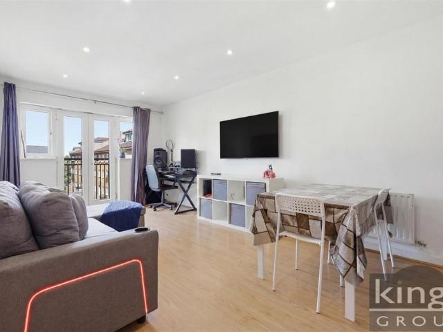 1 Bedroom Flat Purpose Built To Let