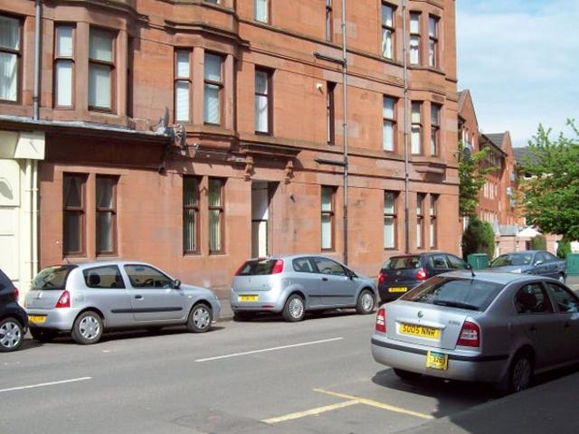 1 bedroom flat self contained on first floor for 1