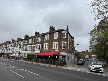 Wendell Park, London, Greater London - Equipped kitchen