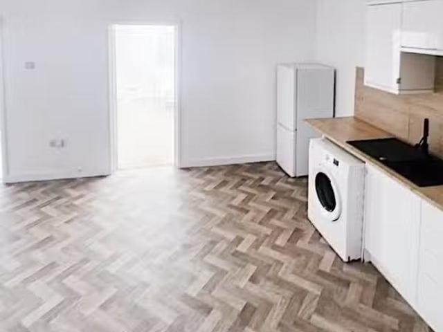 1 bedroom flat share for rent in Fishponds Road, Bristol, BS5