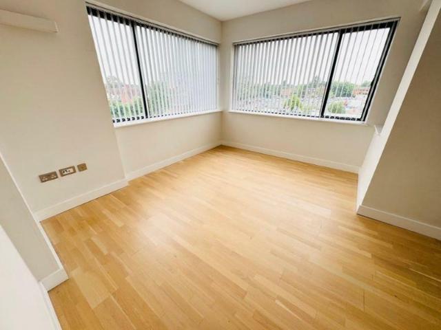 1 Bedroom Flat – Solihull B91 | £900 pcm | Availab