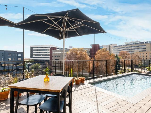 1 bedroom flat/apartment for rent in Sandton Central