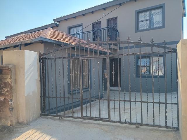 1 Bedroom Freehold To Let in Cosmo Business Park