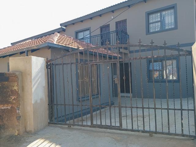 1 Bedroom Freehold To Let in Cosmo City