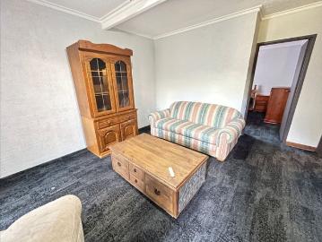 1 Bedroom Fully Furnished with lockup Garage in sought after area