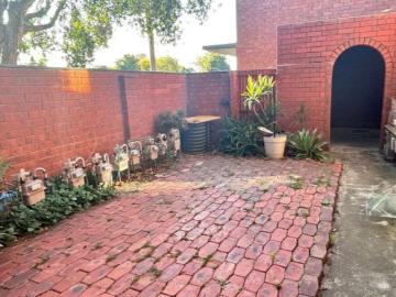 1 Bedroom Fully Furnished with lockup Garage in sought after area