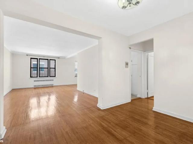 1 bedroom, Kew Gardens NY 102752864