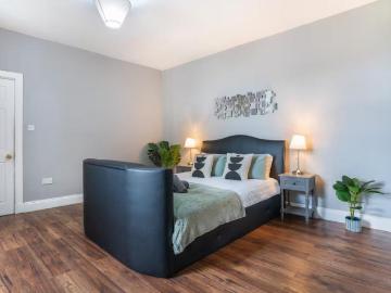 1 Bedroom House 21 Queen Anne St 21 Queen Anne St 99385615