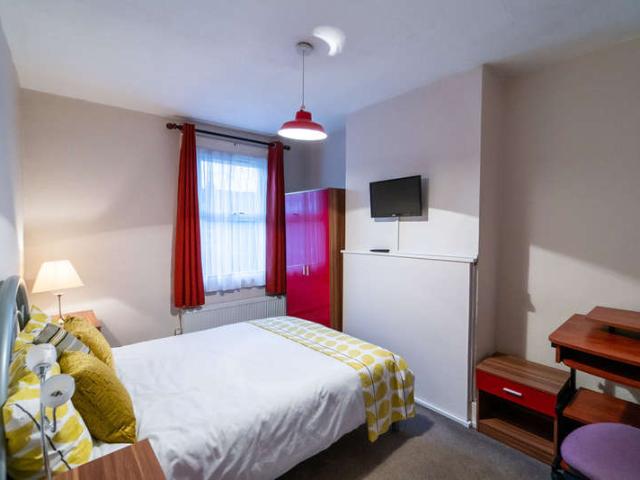 1 Bedroom House