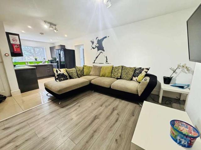 1 Bedroom House