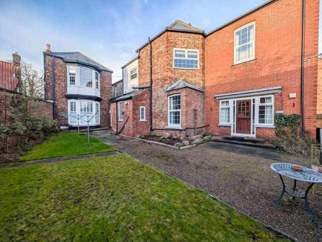 1 Bedroom House