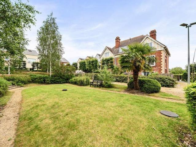 1 Bedroom House