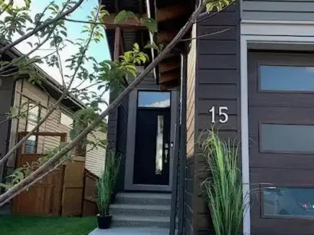 1 Bedroom House Cochrane AB 104597773