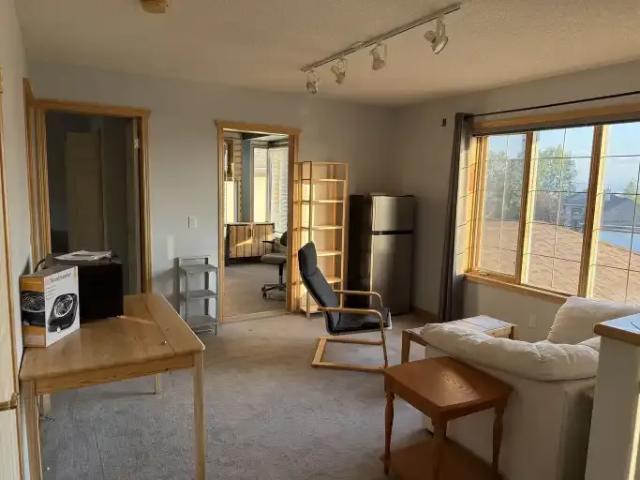 1 Bedroom House Cochrane AB 105309113