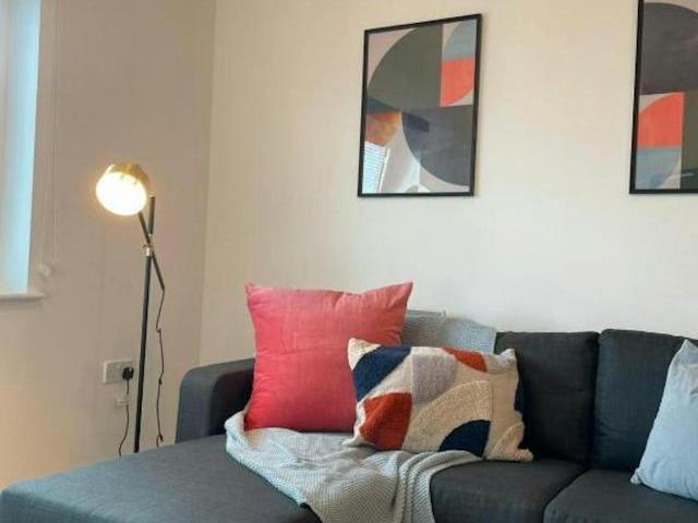 1 Bedroom House Cardiff Cardiff 74784353