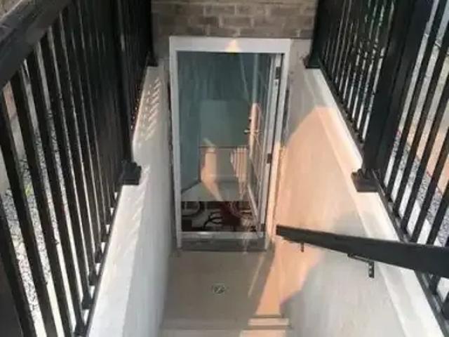 1 Bedroom House Ajax ON 105327204