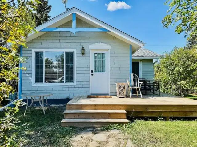 1 Bedroom House Arrowwood AB 104991606