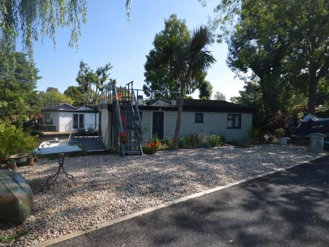 1 bedroom house boat for sale