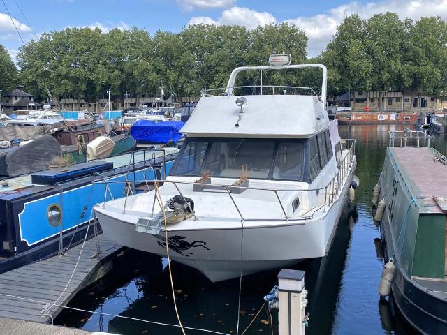 1 bedroom house boat for sale