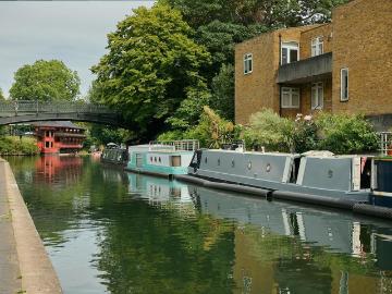 1 bedroom house boat for sale