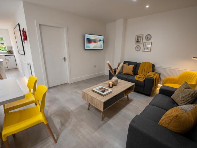 1 Bedroom House Beeston East Midlands 103487459