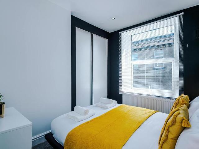 1 Bedroom House Bradford Bradford 91122177