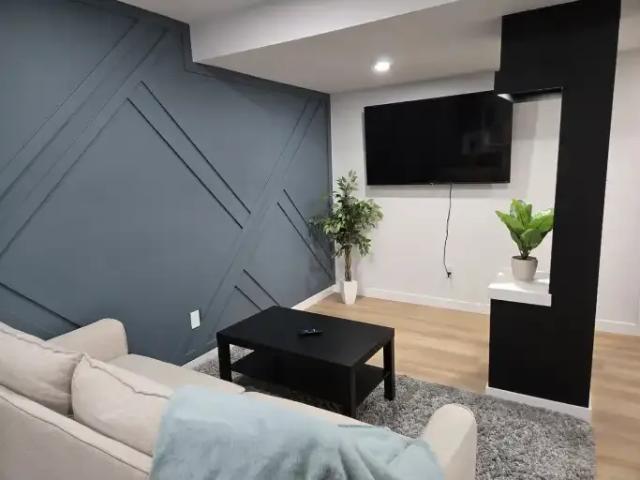 1 Bedroom House Edmonton AB 104257194