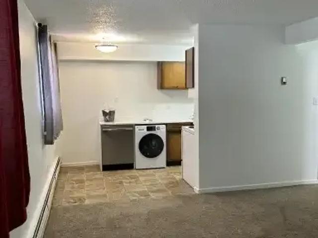 1 Bedroom House Edmonton AB 102847063