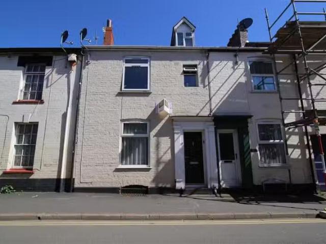 1 bedroom house for rent in Bampton Street, Tiverton, EX16