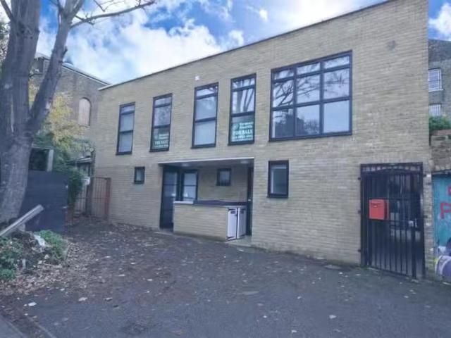 1 bedroom house for rent in Gillett Place, London, E8