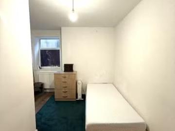 1 bedroom house for rent in Higher Market Street, Bolton, Grea.