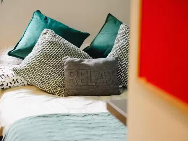1 bedroom house for rent in Standard Studio, Damside Street.