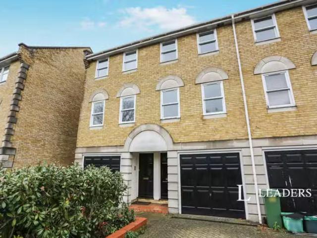 1 bedroom house for rent in Vicarage Drive, Beckenham, BR3
