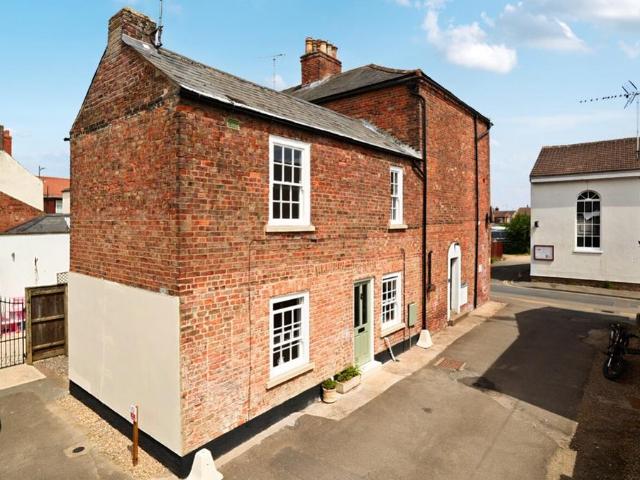 1 bedroom house for sale