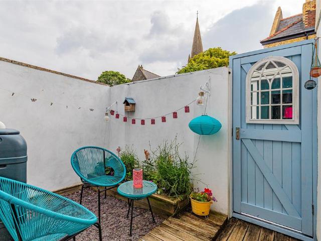 1 bedroom house for sale