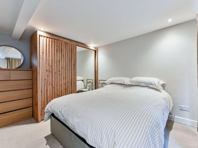 1 bedroom house for sale
