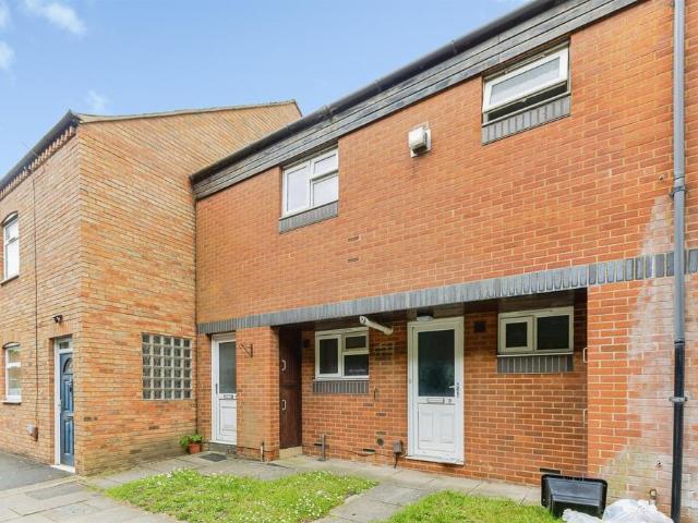 1 bedroom maisonette for sale