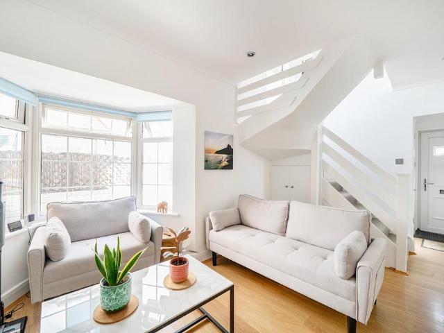 1 bedroom house for sale