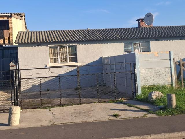 1 Bedroom House For Sale in Bonteheuwel