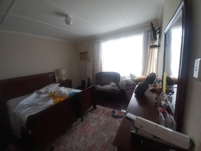 1 Bedroom House For Sale in Fairview