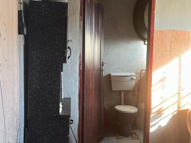 1 Bedroom House For Sale in Lakeside