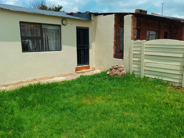 1 Bedroom House For Sale in Springs Central