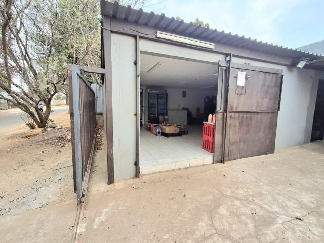 1 Bedroom House For Sale in Vanderbijlpark SE 7